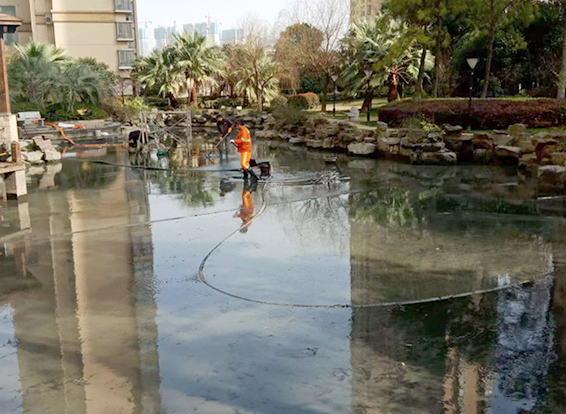 海淀景观池淤泥清理